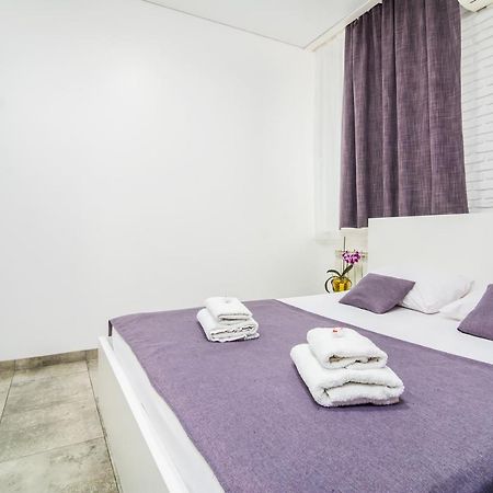 Smart Hotel Rooms Near Metro 24/7 Киев Экстерьер фото